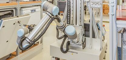 Serviceroboter für die automatisierte Bedienung von Spülmaschinen