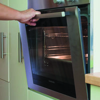 Backofen im Hochschrank